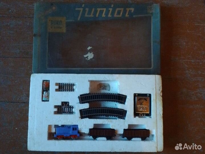 Паровозик старинный