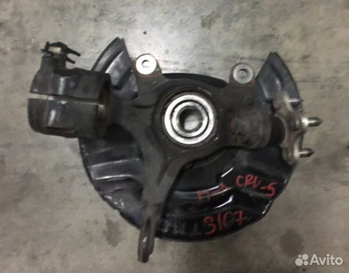 Кулак повортный передний левый Honda crv 5 cr-v 5