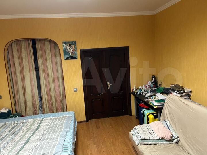 Комната 27,7 м² в 2-к., 2/9 эт.