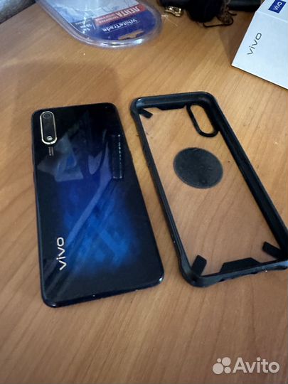Телефон Vivo V17 Neo