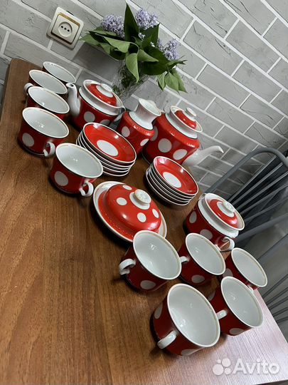 Чайный сервис горох на красном