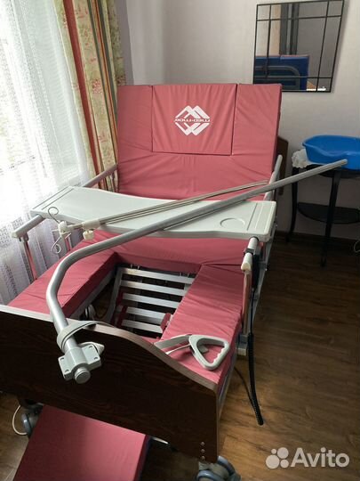 Медицинская кровать для лежачих больных
