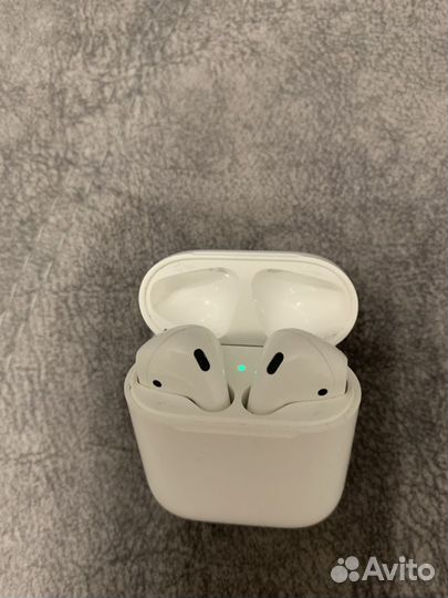 Беспроводные наушники apple airpods