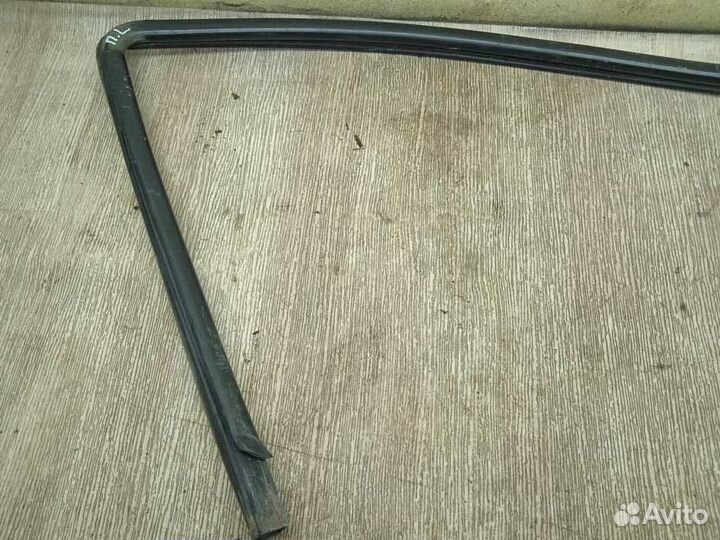 Уплотнитель стекла двери передней левой Lifan Bree