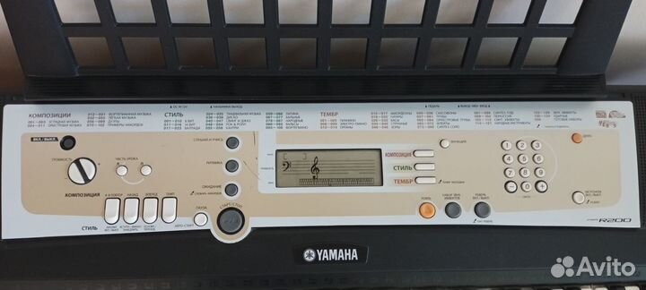 Синтезатор Yamaha psr r200