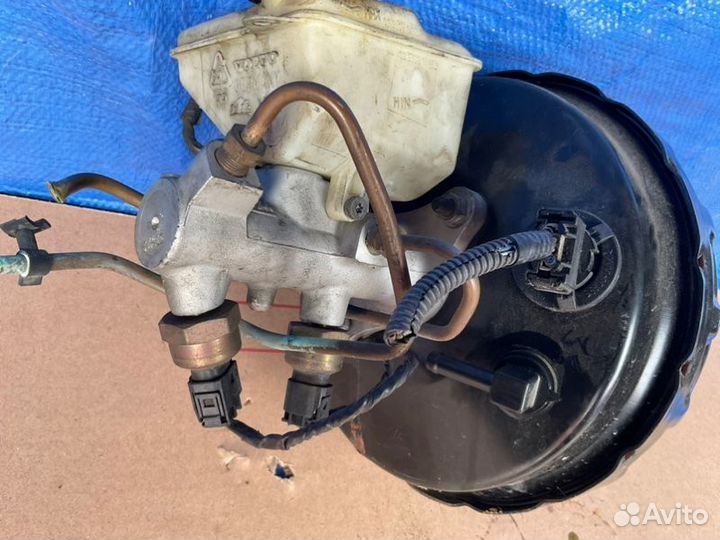 Главный тормозной цилиндр Volvo S80 P2 2 2002