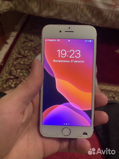 Телефон iPhone 6s