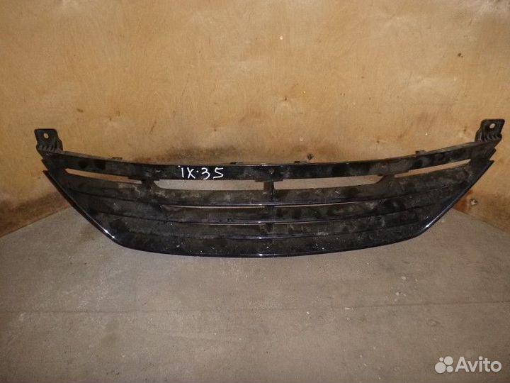 Решетка в бампер центральная hyundai IX35 2010-201