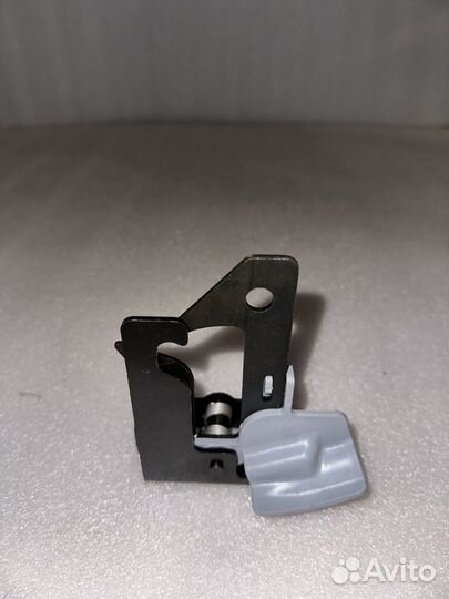 Крюк капота Mercedes W213 W205 W218