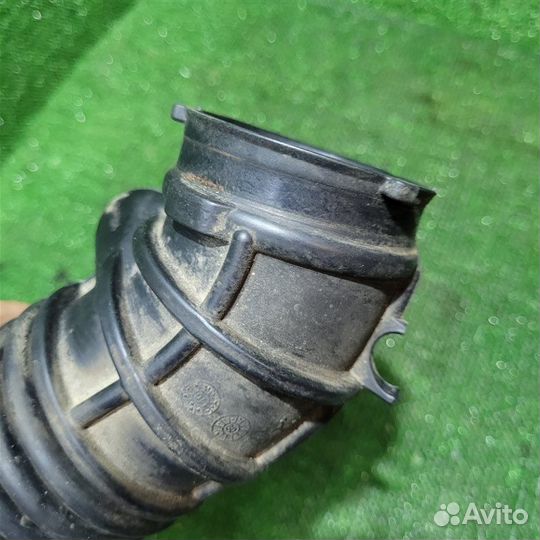 Патрубок воздухозаборника Chevrolet Cruze хэтчбек