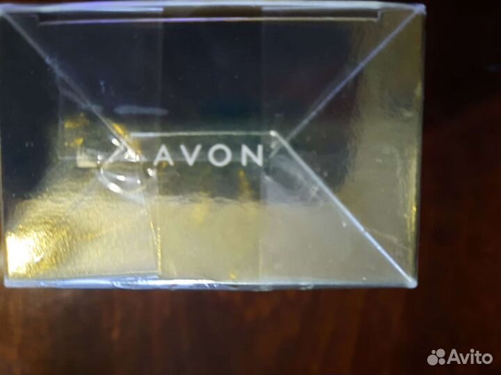 Парфюмированная вода женская Attraction, от Avon