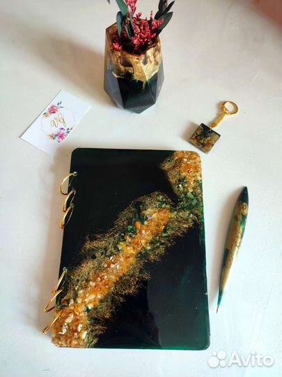 Подарочный набор(блокнот, ручка, карандашница)