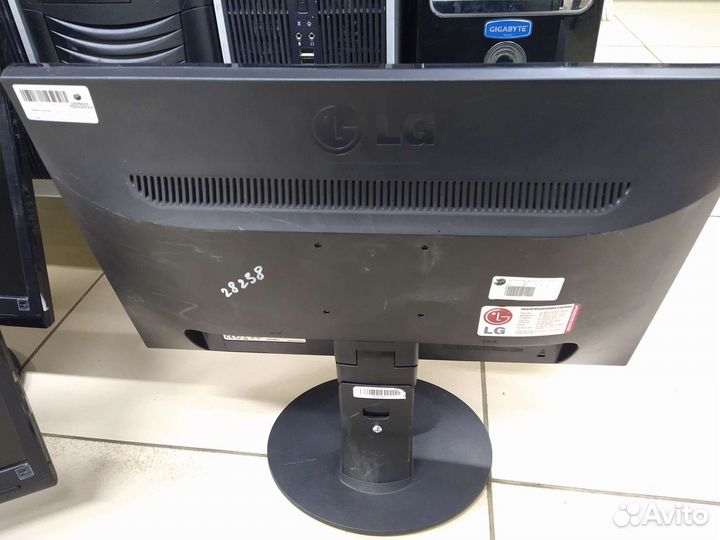 Монитор LG Flatron E2041S 20