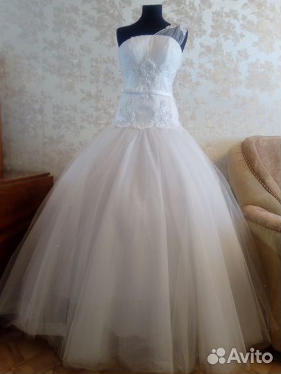 Свадебные платья