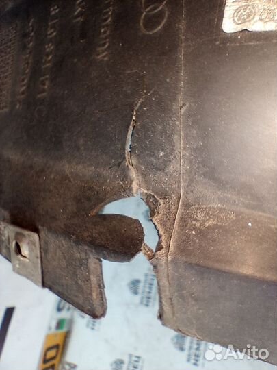 Подкрылок передний левый Audi A3 8L