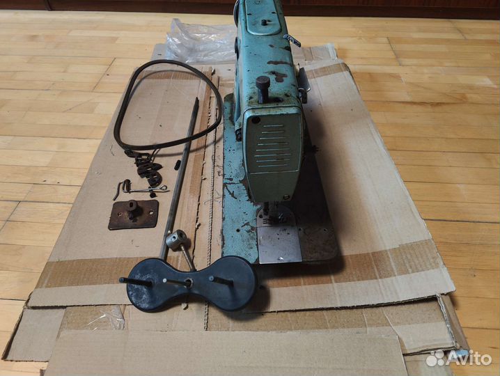 Швейная машинка 1022