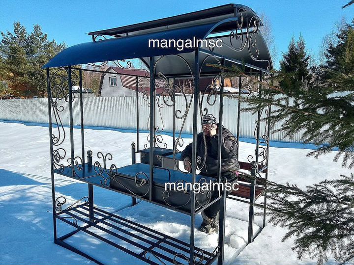 Мангал с крышей