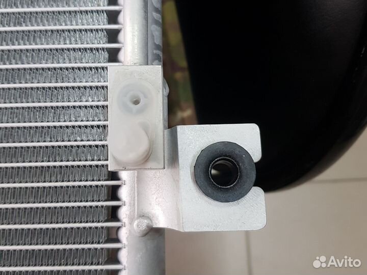 Радиатор кондиционера Hyundai H1 Starex