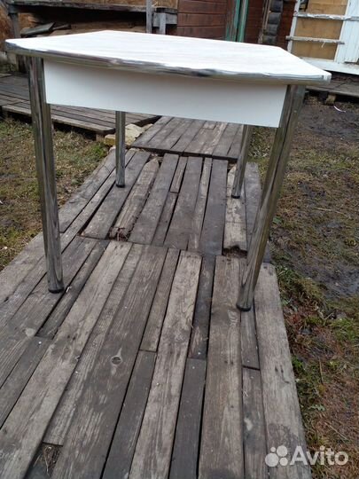 Кухонный стол