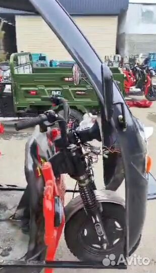 Грузовой трицикл электро 600 кг с кабиной