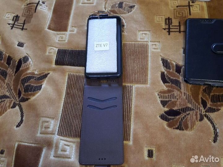 Чехлы на ZTE V7