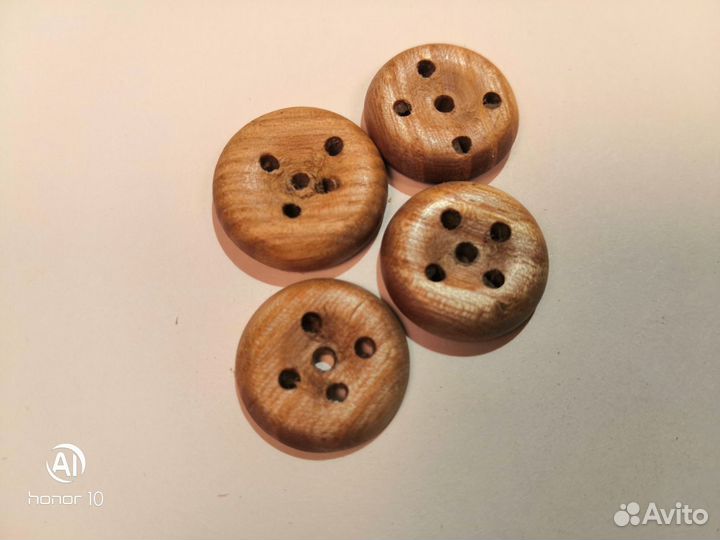 Деревянные пуговицы