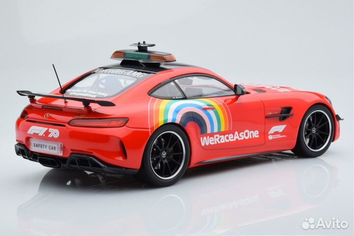 Mercedes AMG GT R Safety Car 1:18 Minichamps