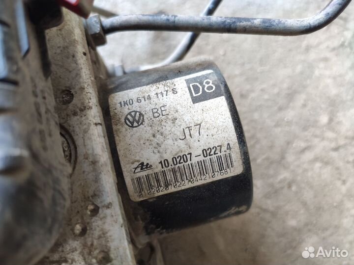 Блок ABS на VW golf 6 Octavia A5