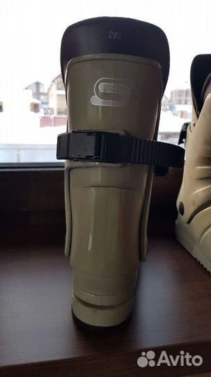 Горнолыжные ботинки