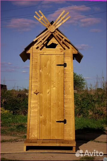 Уличный туалет деревянный