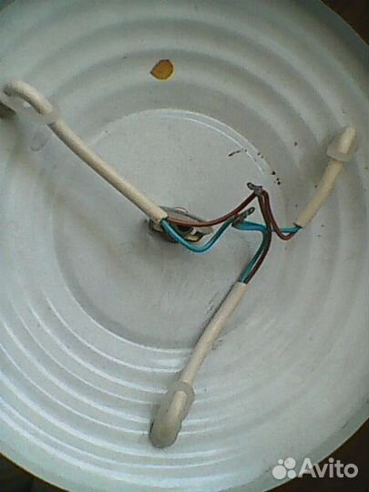 Светильник из 3-х стеклянных плафонов