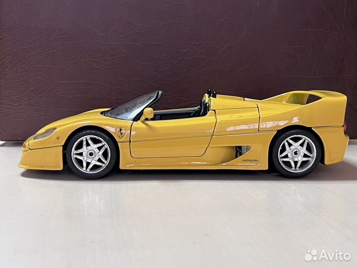Модель Ferrari F50 1:18. Bburago