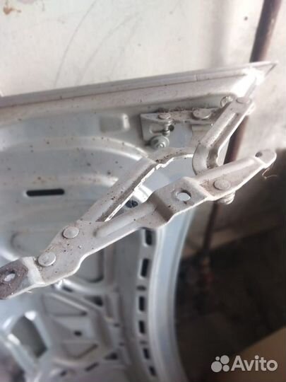 Петля крышки багажника WV Passat B5