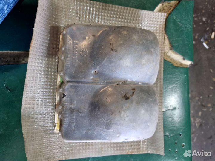 Доситор. доп сигнал тормозов оригиналы 1990г