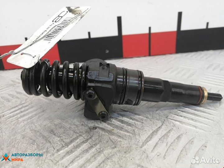 Форсунка Volkswagen Golf 4 2006 038130073AG