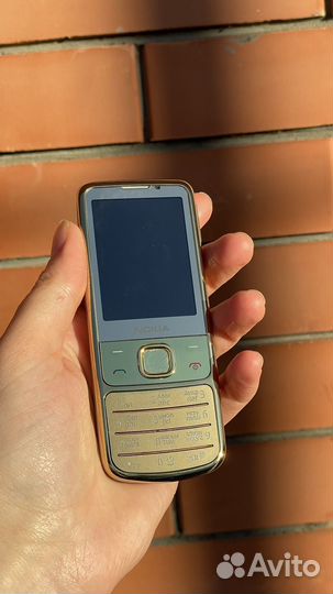 Nokia 6700 classic Gold Edition