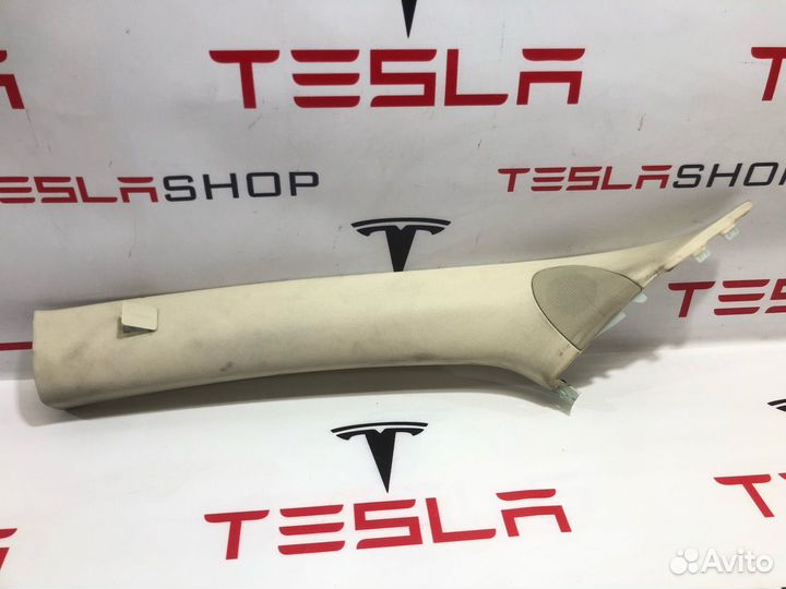 Накладка стойки А Tesla Model S 2013 1004833-00-A