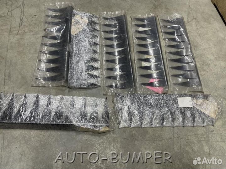 New Holland 1740 (3/99-7/08) Направляющая