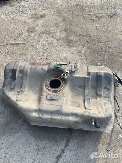 Лачети бензобак