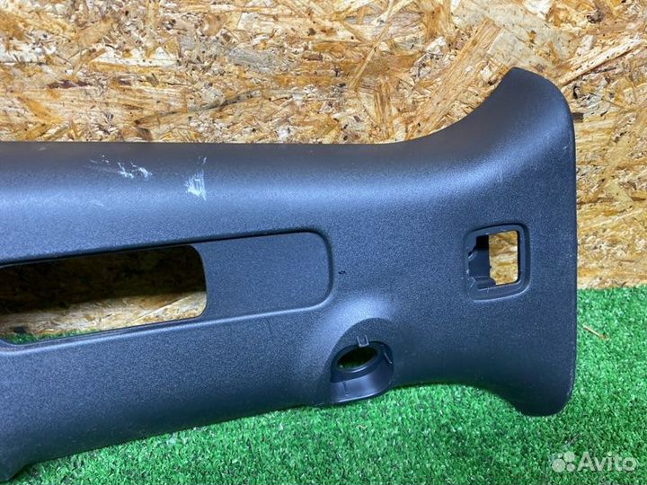 Обшивка стойки центральной Mercedes-Benz X-Class