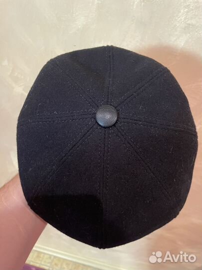 На холодную осень и зиму головной убор