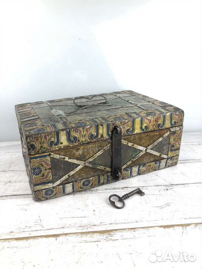 Старинный сундук для сбора казны 1769г