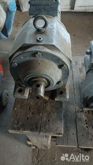 Электродвигатель с редуктором 380