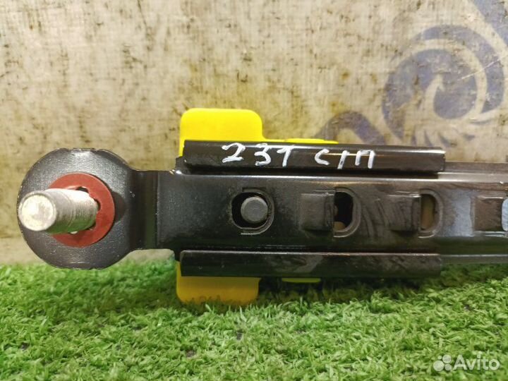 Механизм регулировки ремня безопасности правый Kia