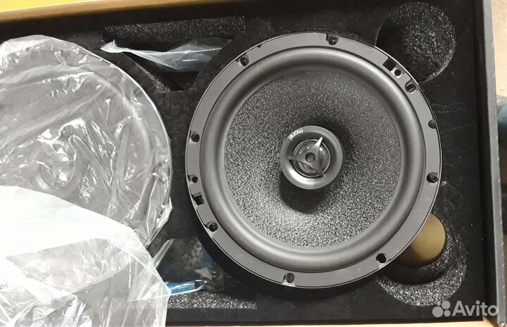 Динамики в автомобиль