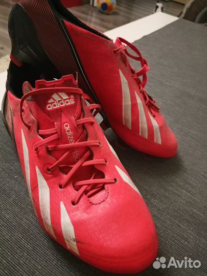 Детские футбольные бутсы