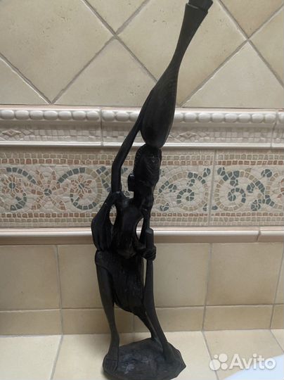 Черное дерево статуэтки