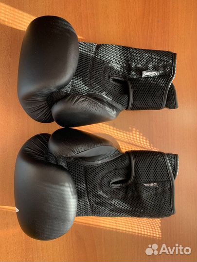 Боксерские перчатки 10 oz, demix