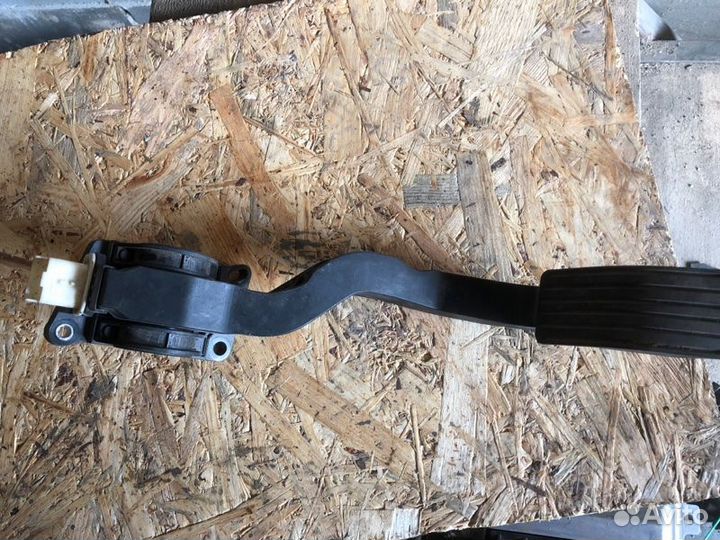 Педаль газа (электронная) Peugeot 206