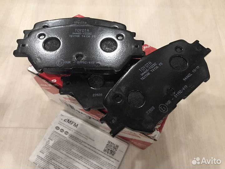 Тормозные колодки передние Toyota Camry 30/Mark X